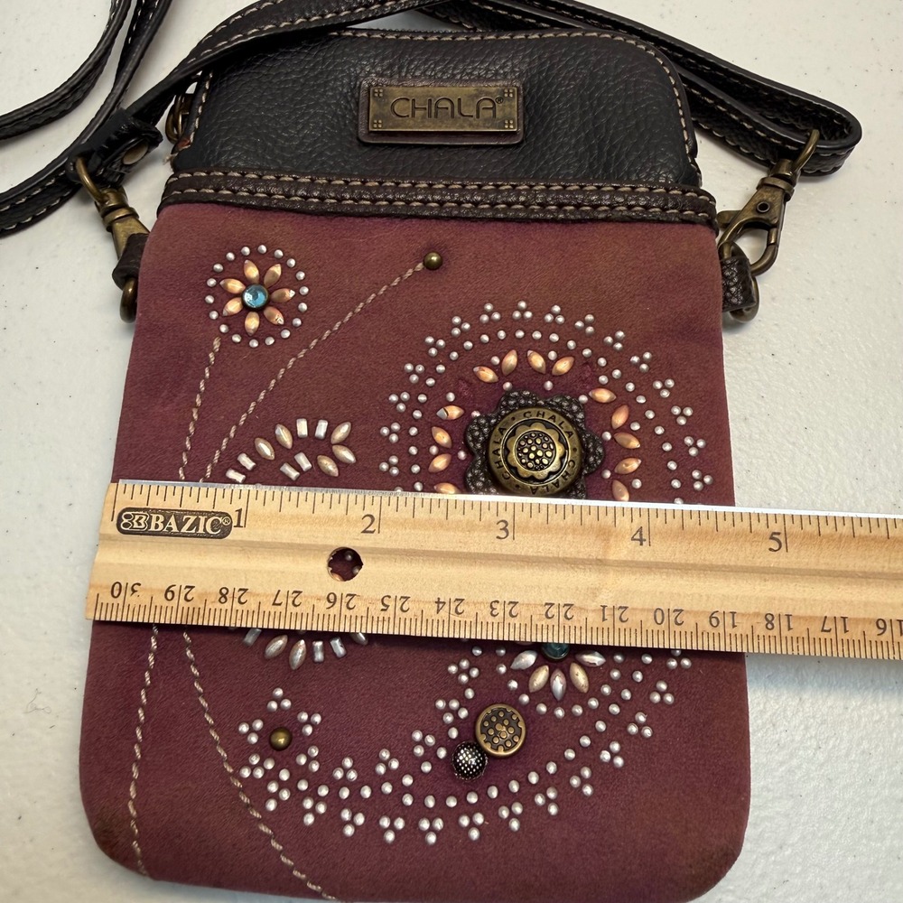 Chala Dazzled Paisley Swirl Cell Phone Corssbody Bag - Picture 6 of 16